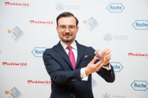 Przedsiebiorca_Roku_gala_scianka_13052021_045-1024x682